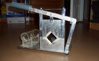 Illustration for article titled A Homemade Piece of Lab Equipment With A Terrible Purpose